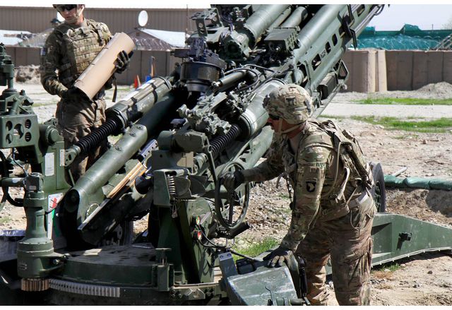 Канада е доставила тежка артилерия на украинските сили за сигурност