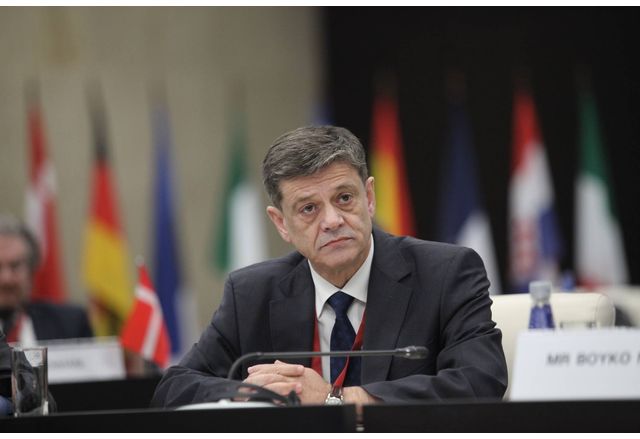 Българската армия трябва да изгражда подготвени кадри победители Парите не