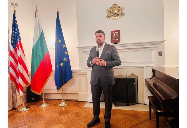 МВнР: Министър Георгиев се срещна с българската общност във Вашингтон