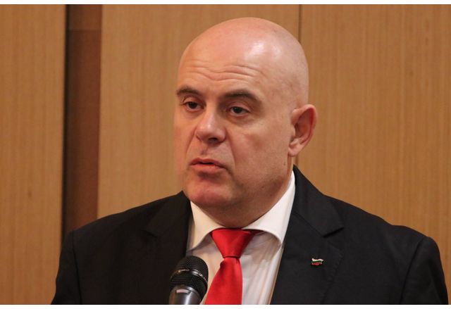 Българските политически договорки водят до засягане на правната система на