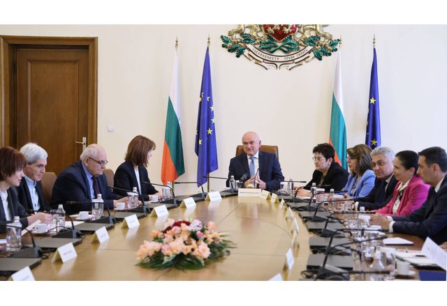 Среща на служебния премиер Димитър Главчев на среща с ръководството на ЦИК в Министерския съвет.