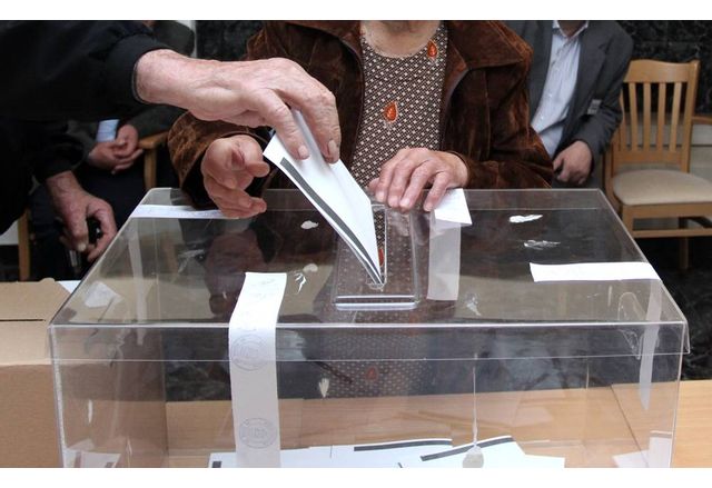 Коалицита ГЕРБ СДС е партията получила най голям брой гласове от българските