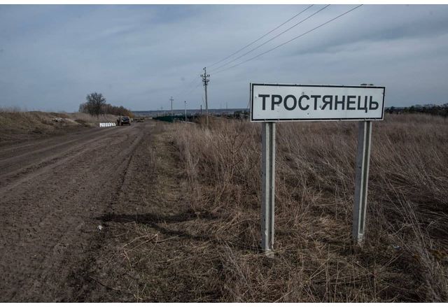 Украинските защитници освободиха от руска окупация град Тростянец който се