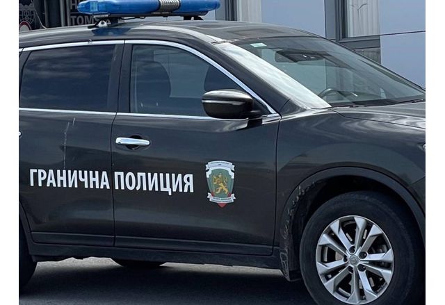 Интензивен е трафикът на изход за товарни автомобили на граничния