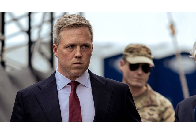 Министърът на армията на САЩ Даниъл Дрискол стана новият специален