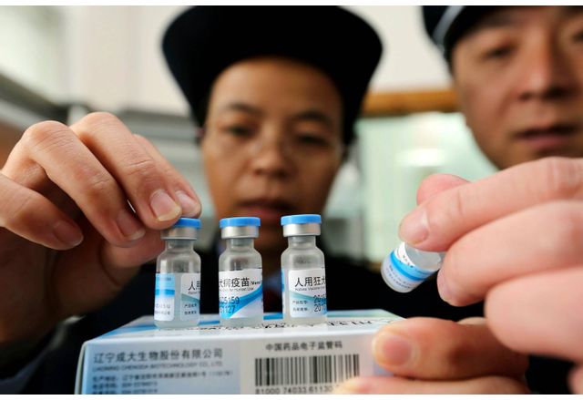 Две китайски компании искат одобрение за ваксините им срещу COVID-19