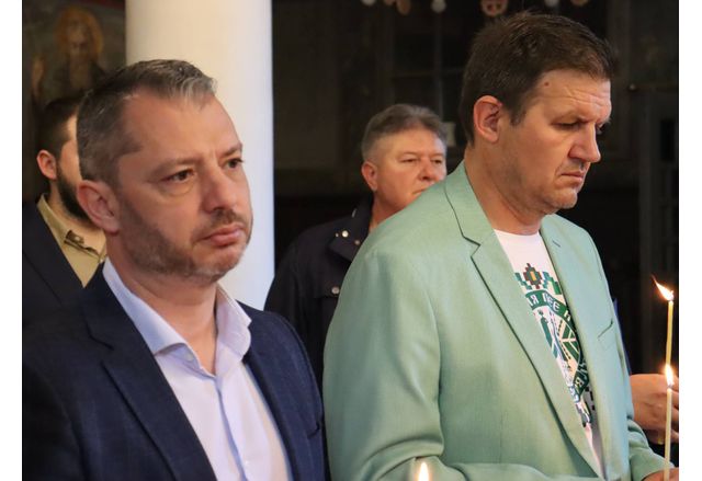 Водачът на листата Делян Добрев и кметът на Хасково Станислав Дечев