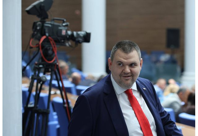 Лидерът на ДПС Делян Пеевски ще сезира прокуратурата за българската