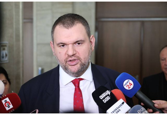Председателят на ПГ на ДПС Делян Пеевски определи като арогантно