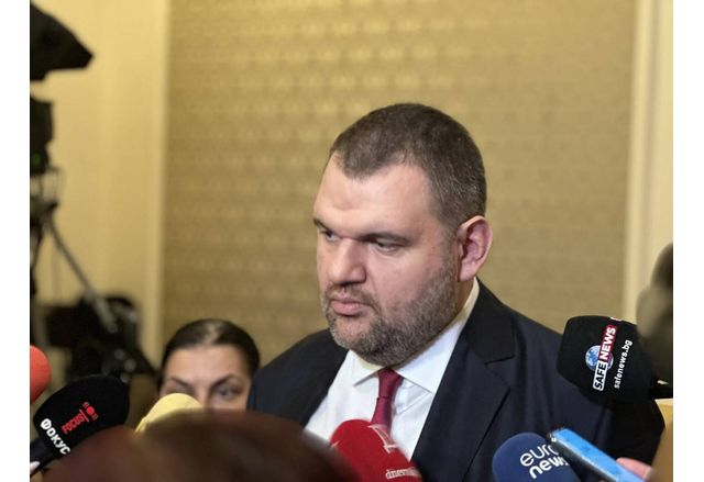 ДПС Ново начало напуснаха пленарната зала по време на