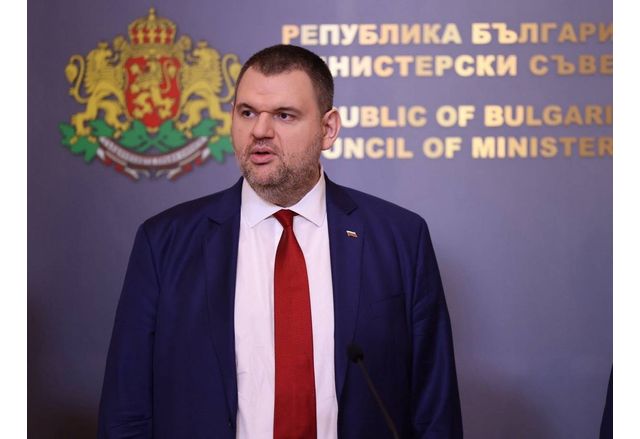 В последните седмици на нарастваща политическа нестабилност и очевидната невъзможност