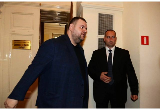 Депутатътът от ДПС Делян Пеевски е в Баку за да