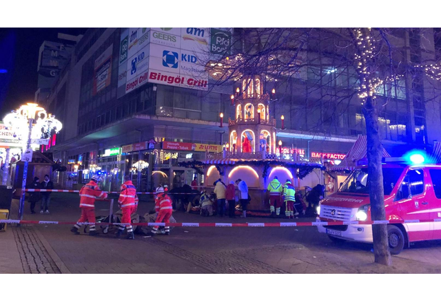 Кола се вряза в коледен базар в германския град Магдебург Полицията