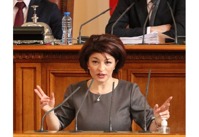 Десислава Атанасова председател на ПГ на ГЕРБ СДСФейсбукДемократичните социалисти на промяната