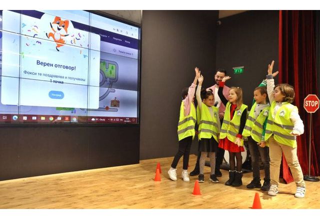 Интерактивно приложение ще помага на учениците да усвояват правилата за