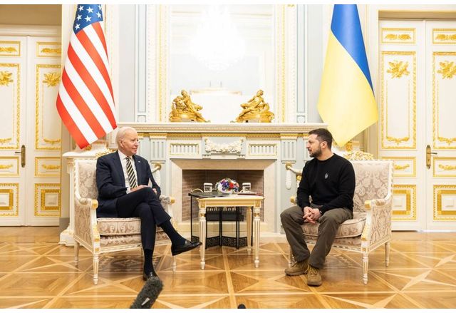 Очаква се украинският президент Володимир Зеленски да пристигне във Вашингтон
