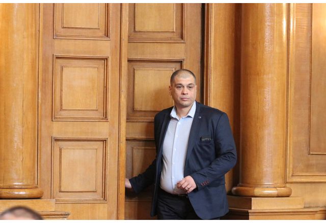 Главният прокурор Иван Гешев е внесъл в деловодството на 49