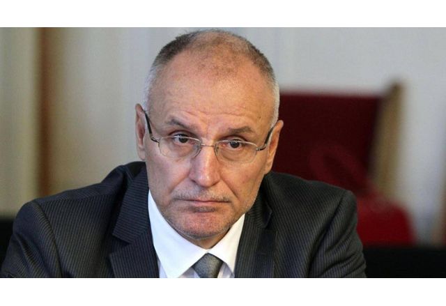 Присъединяването към еврозоната представлява за България както стратегически щит така