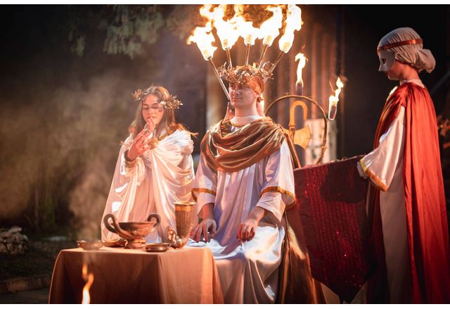 По традиция датираща от 2015 г в навечерието на Трифон