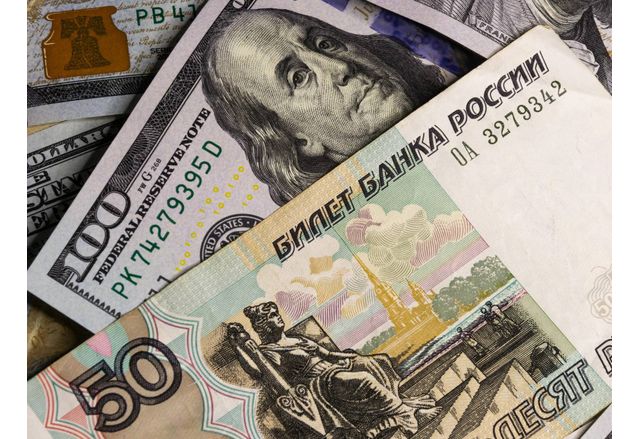 В края на 2023 г руската рубла достигна най силния си