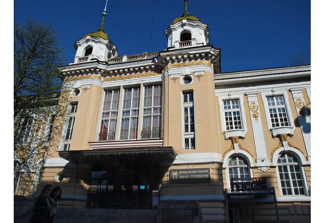 Габровският драматичен театър Рачо Стоянов поставя началото на нова творческа