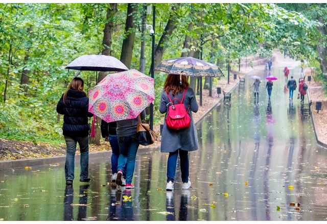 Днес още от сутринта от югозапад на изток североизток ще се