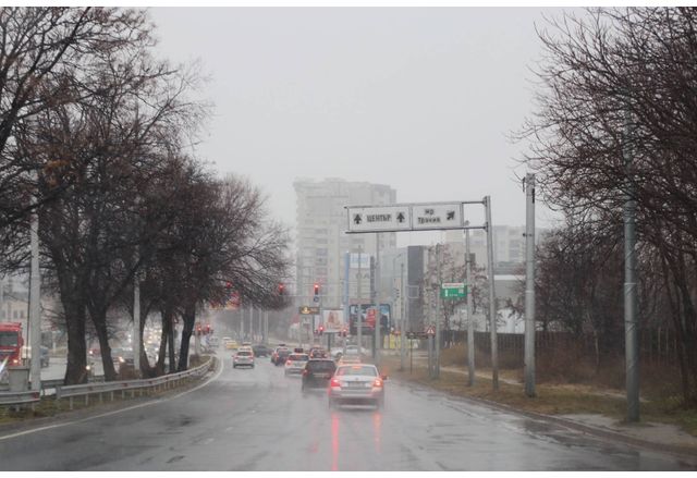 Днес ще бъде облачно с валежи от дъжд в западната