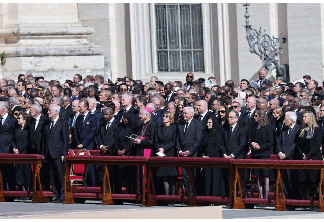Папа Франциск беше преди всичко изключителен човек изключителен духовник изключителен