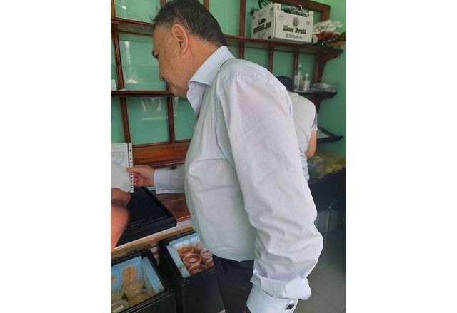 Д-р Кабаиванов проверява услугата „Топъл обяд“