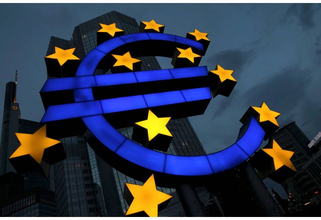 Смяната на куната с еврото е извадила значителни суми от