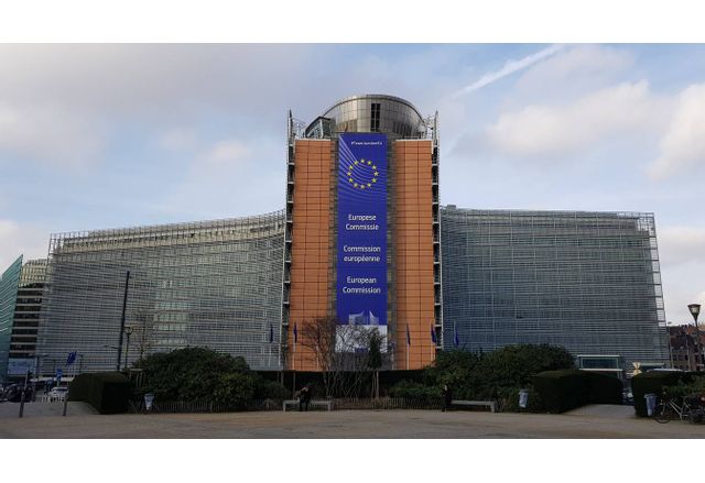 Европейската комисия обмисля да стартира втора версия на своя многомилиардeн