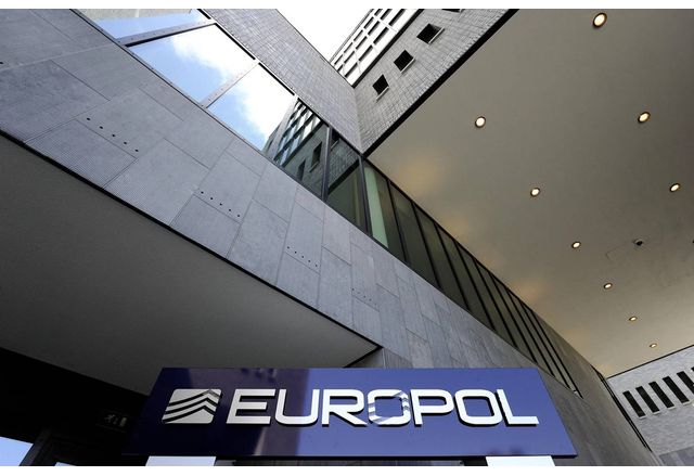 Европейската полицейска служба Европол обяви че е започнала операция срещу