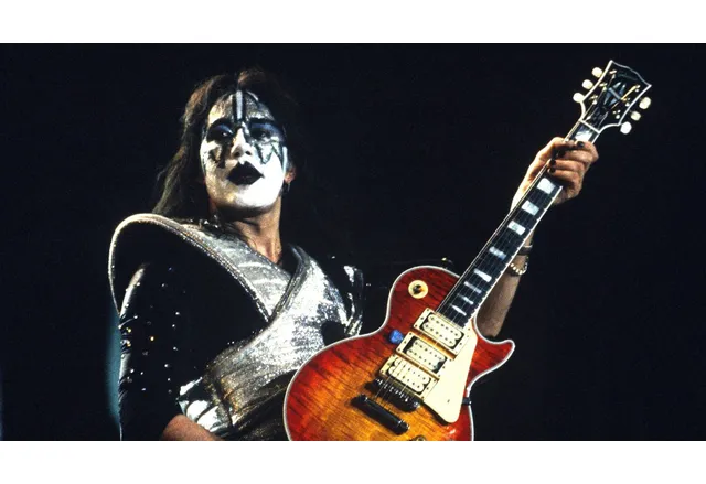 Ейс Фрели легендарният съосновател и водещ китарист на глем рок