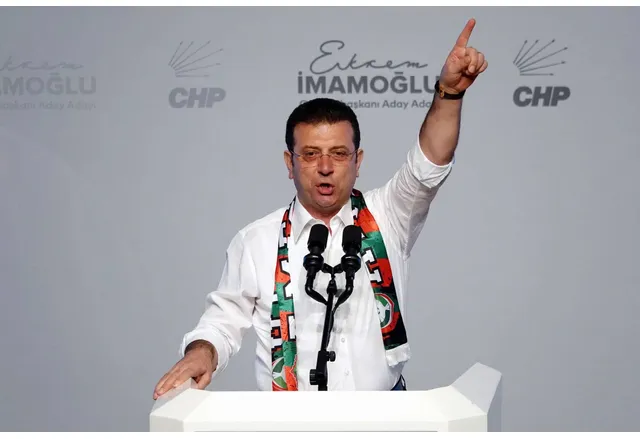 Протести и сблъсъци в Турция след като в сряда кметът