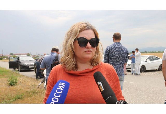 Руският вестник Новая газета съобщи че е изпратил журналистката Елена