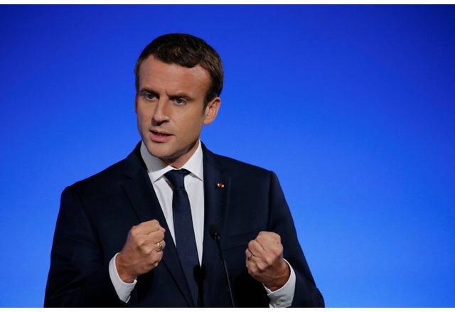 Партията на френския президент Еманюел Макрон Република напред сменя името