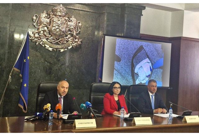 Заместник главният прокурор Ваня Стефанова директорът на ГДБОП главен комисар