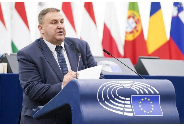 След повече от девет часа интензивни преговори късно снощи Европейският