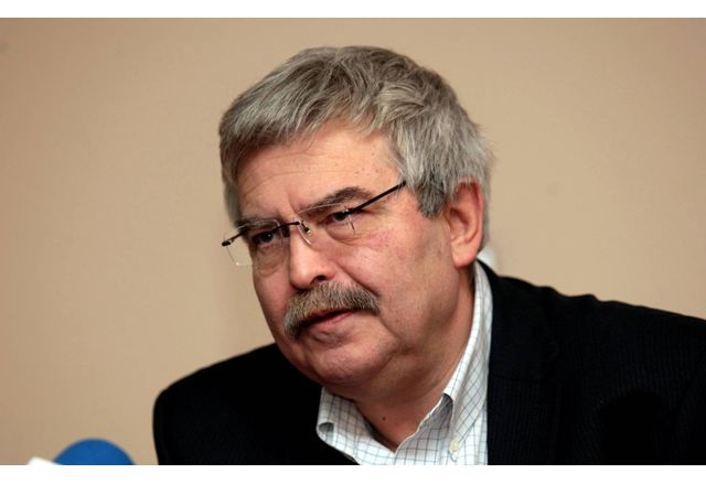 На 64 години почина известният български финансист и бизнесмен Емил