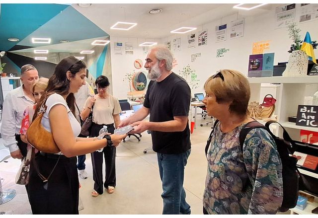 Ключови професионални срещи ценен диалог и сравнение на социални модели