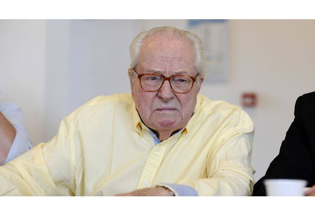 Историческата фигура за френската крайна десница Жан Мари Льо Пен почина