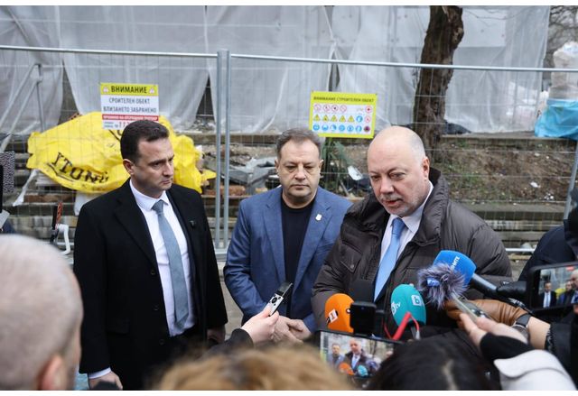 министър-председателят в оставка Росен Желязков пред медиите във Велико Търново