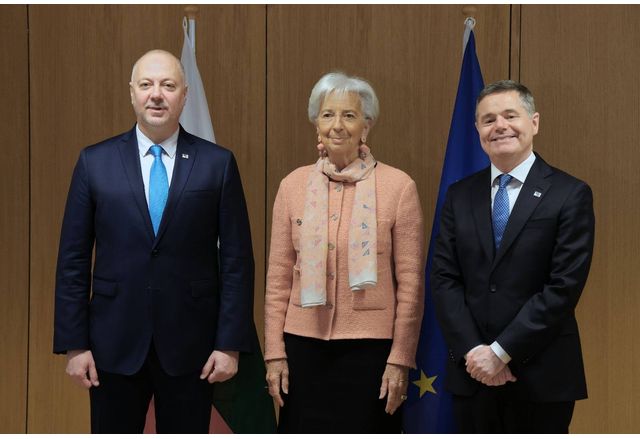 Значението на членството в еврозоната за България беше във фокуса