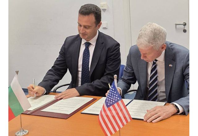 Министърът на енергетиката Жечо Станков и неговият колега от Съединените