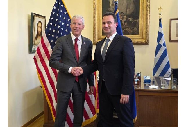 Министърът на енергетиката Жечо Станков обсъди по време на разговора