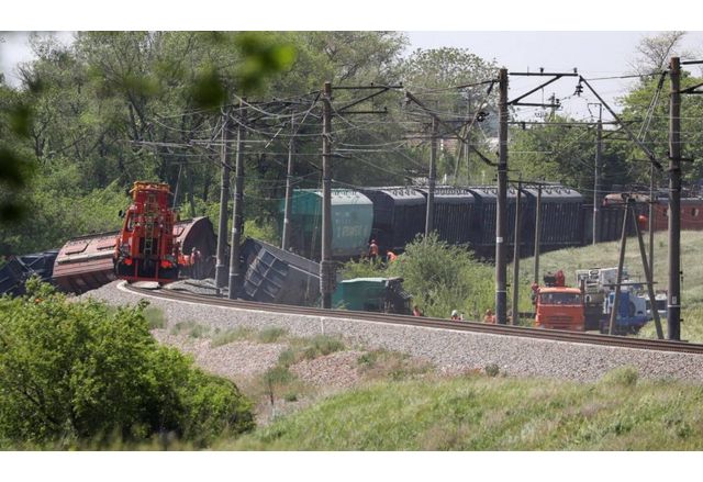 Неидентифициран дрон е осъществил атака срещу железопътната мрежа в Крим