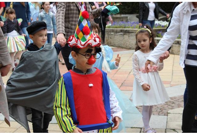 Забавления за деца и родители за празника на Шумен