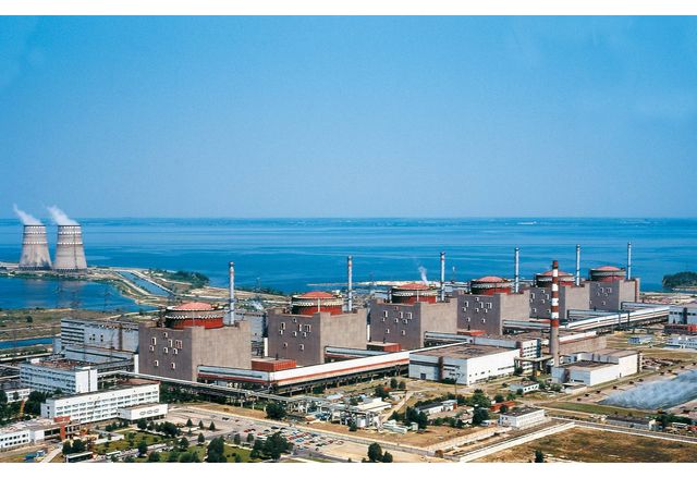 Запорожката ядрена централа е била напълно изключена от електропреносната мрежа