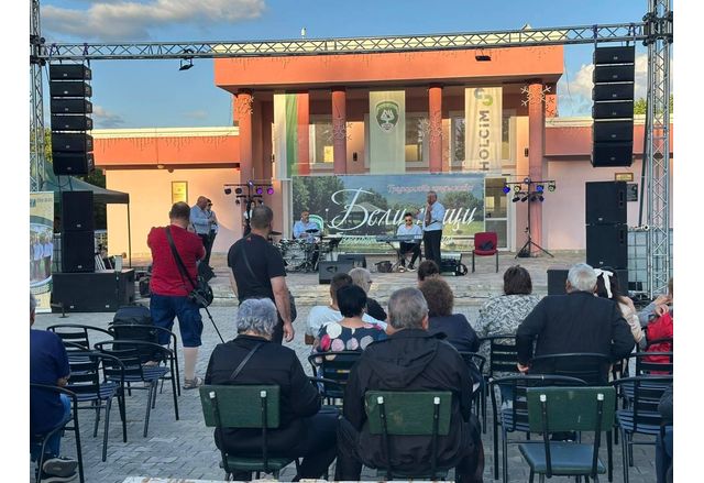 В село Бели извор се провежда тридневният фолклорен фестивал Бели