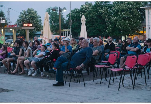 Започнаха Дните на планинарското, приключенско и екстремно кино в Мездра